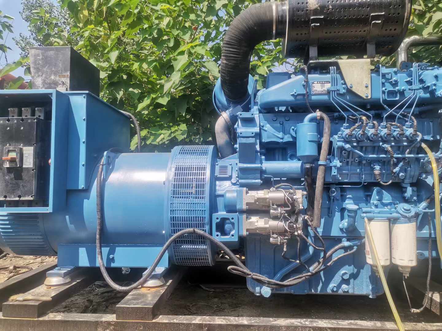 松山详细说明降低 800kW 柴油发电机输出电流波动的方法